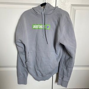 Grey nike sweatshirt